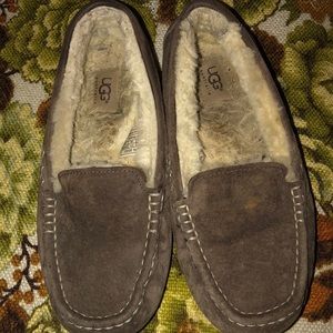 PENDING SALE! Ugg moccasins